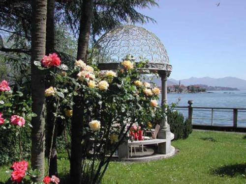 Hotel Villa Ruscello Baveno Exterior foto